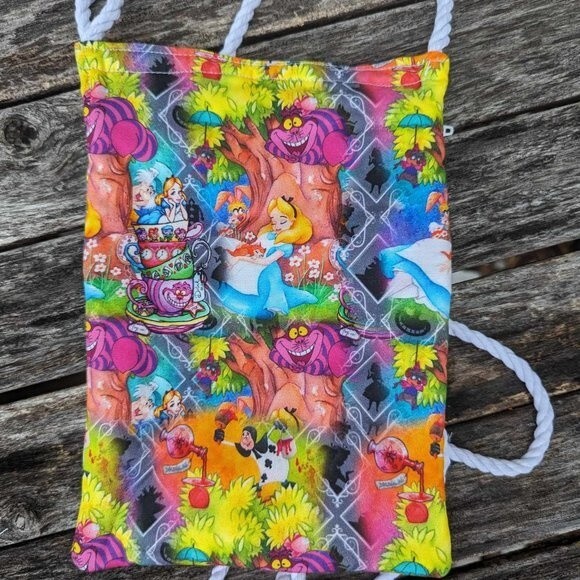 Alice in Wonderland crossbody fabric bag pouch 2 outer zippers Size 8"x6" NEW - Picture 2 of 2